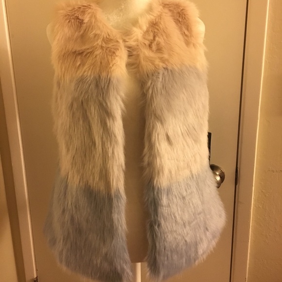 NWT Marc New York Andrew Marc Faux Fur Vest - Picture 2 of 4